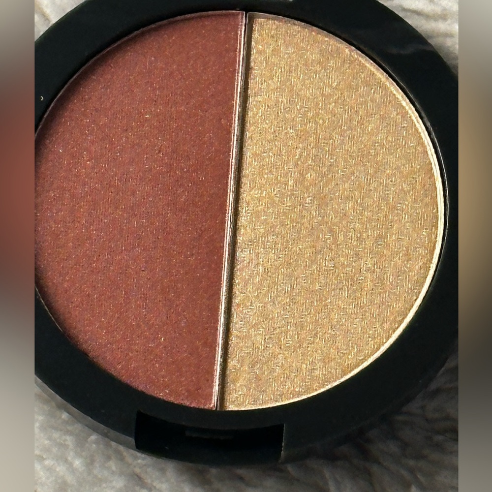 Ulta Beauty blush and highlighter duo - Picture 3 of 3